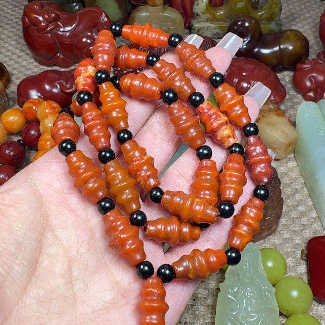 蛇纹石玉未镶嵌颈饰