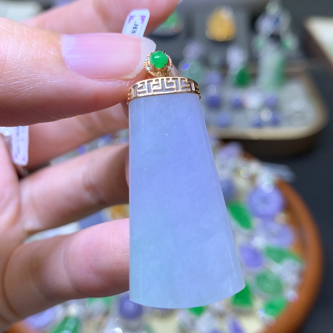 【闪购商品】翡翠颈饰18K金镶嵌翡翠吊坠项链