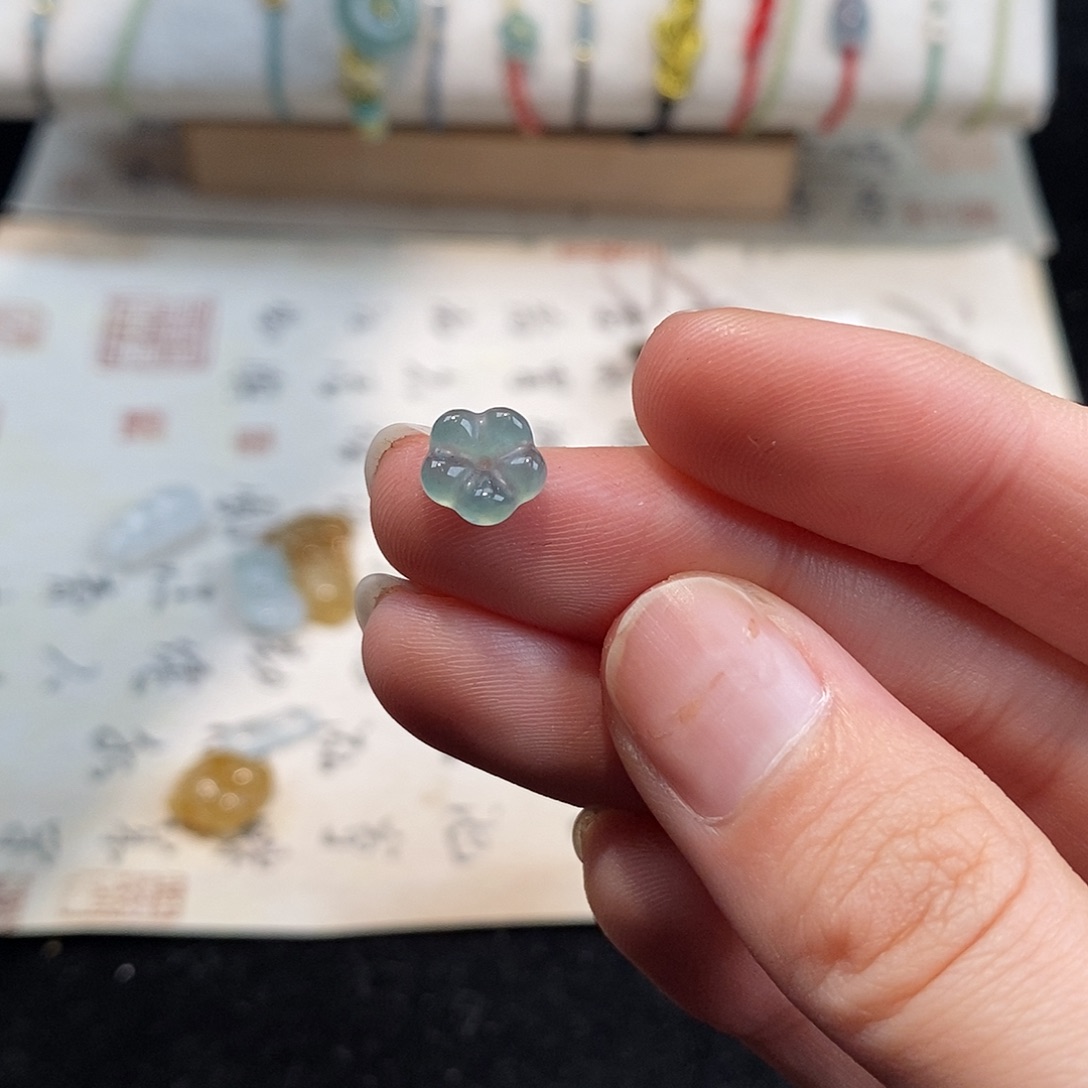 翡翠颈饰未镶嵌天然翡翠