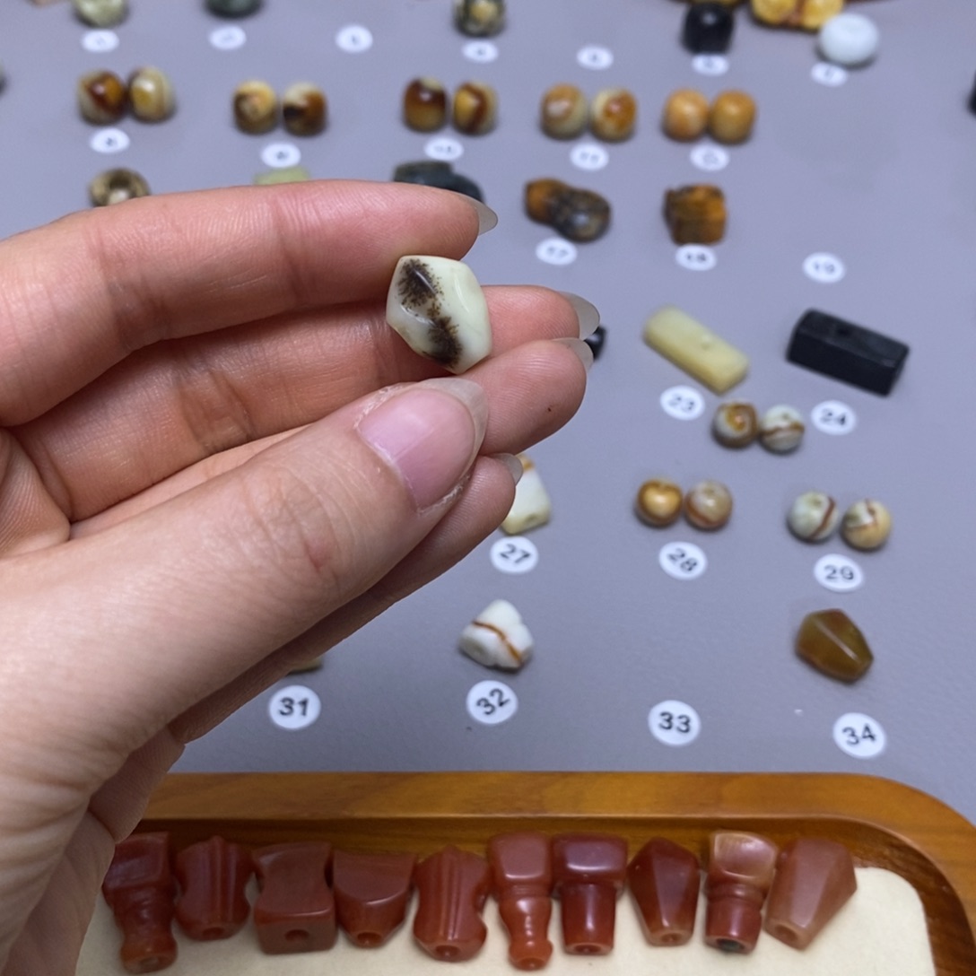 蛇纹石玉配饰合金随****生