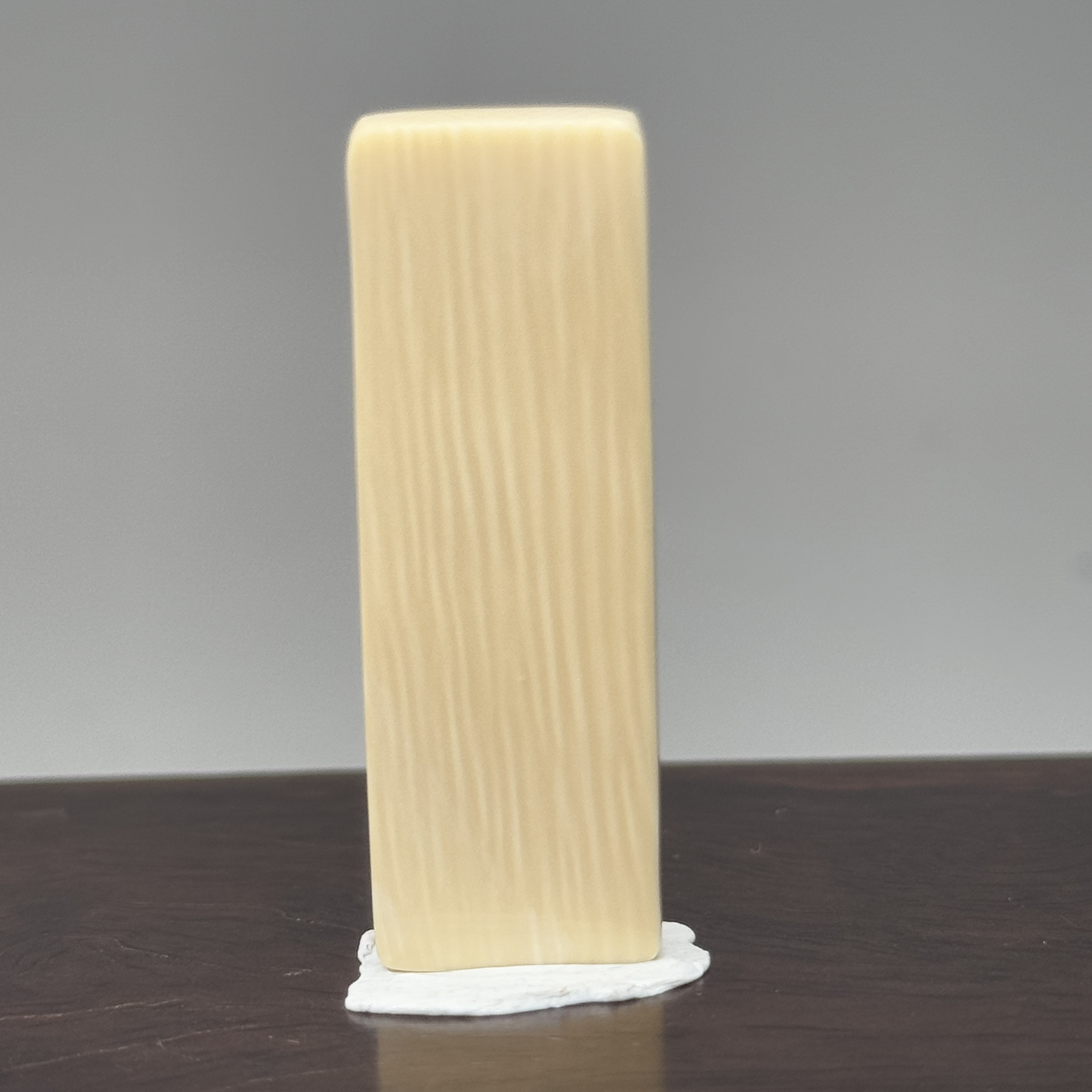 DEZHI/德志44*14*5mm5.4g无事牌吊坠天然猛犸牙K383