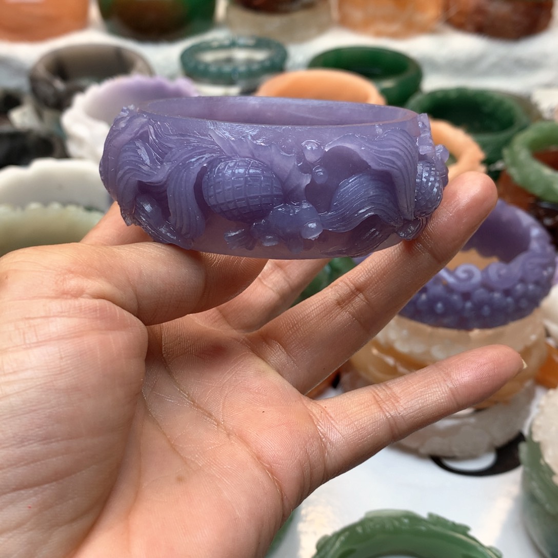 石英质玉手镯未镶嵌一**尘