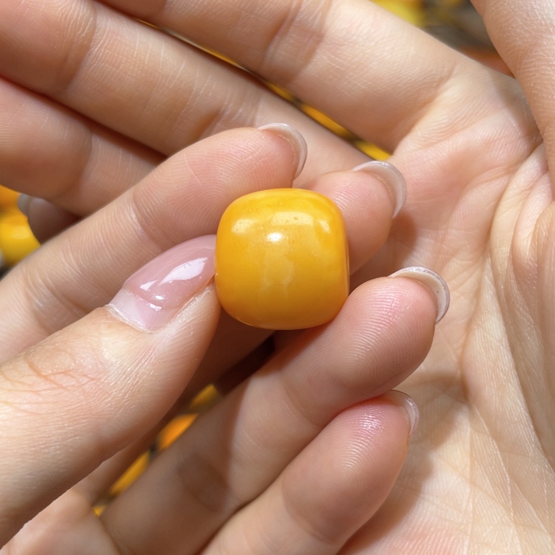 【闪购商品】琥珀裸石未镶嵌墩子