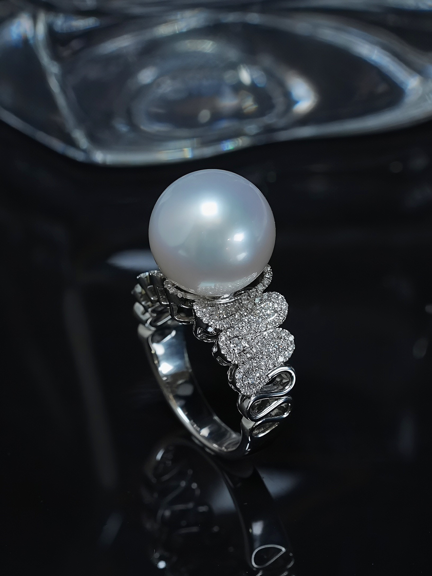 美珍 18K金镶嵌钻石 澳白珍珠戒指 13.1mm 经典蛇戒款 时尚百搭