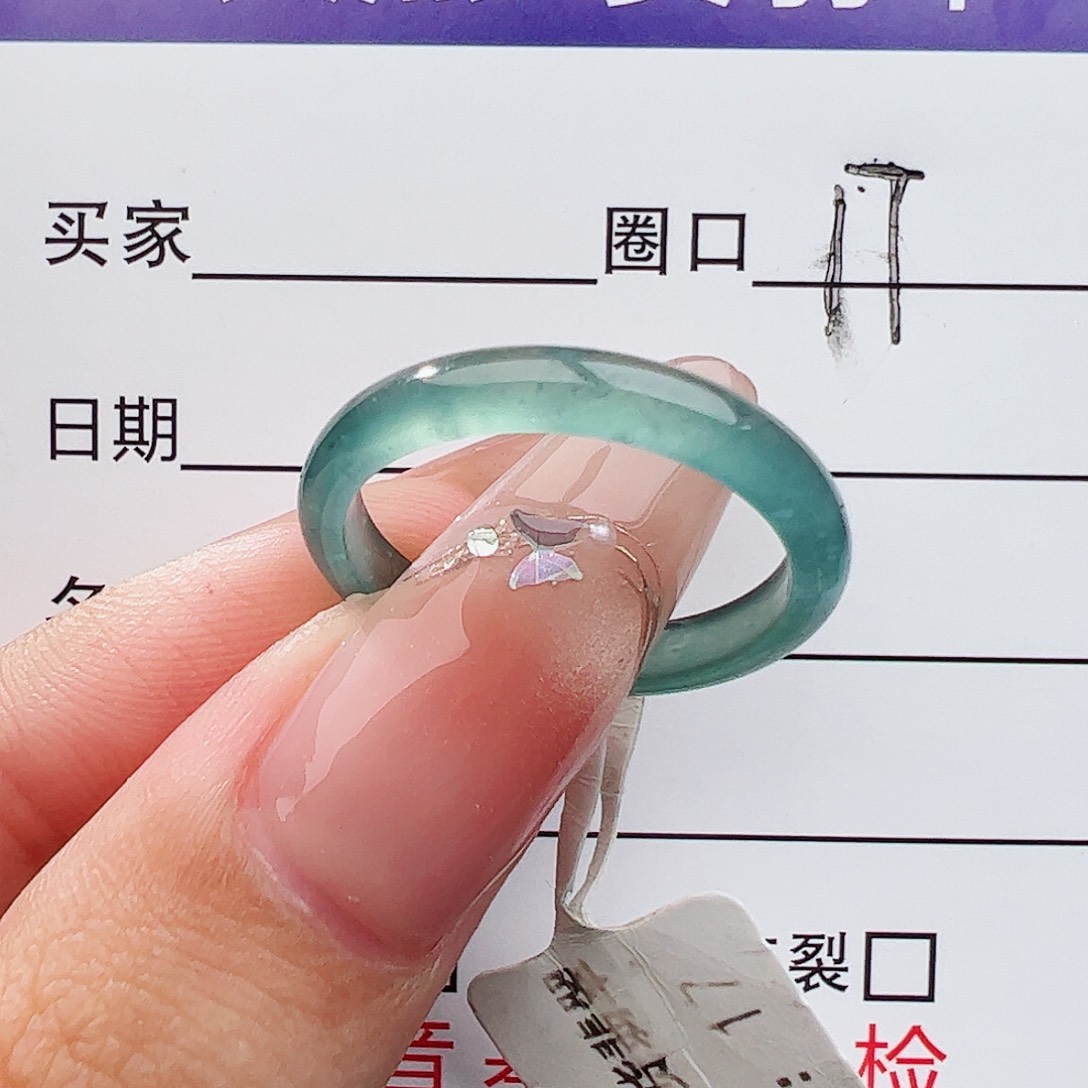 未镶嵌戒指翡翠戒指