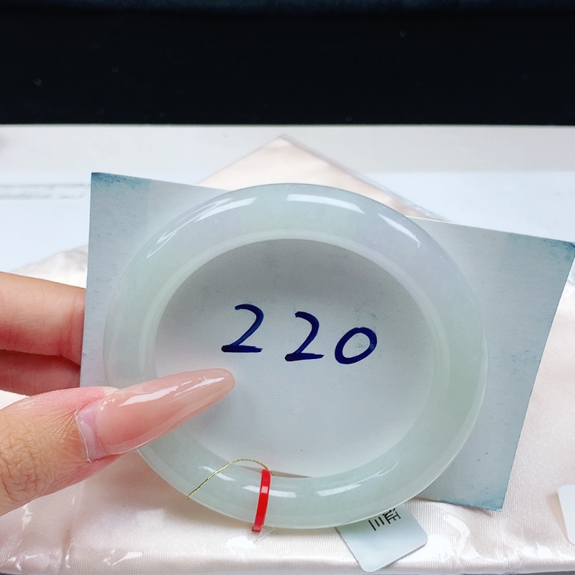 【闪购商品】翡翠手镯（圆镯）未镶嵌54圈