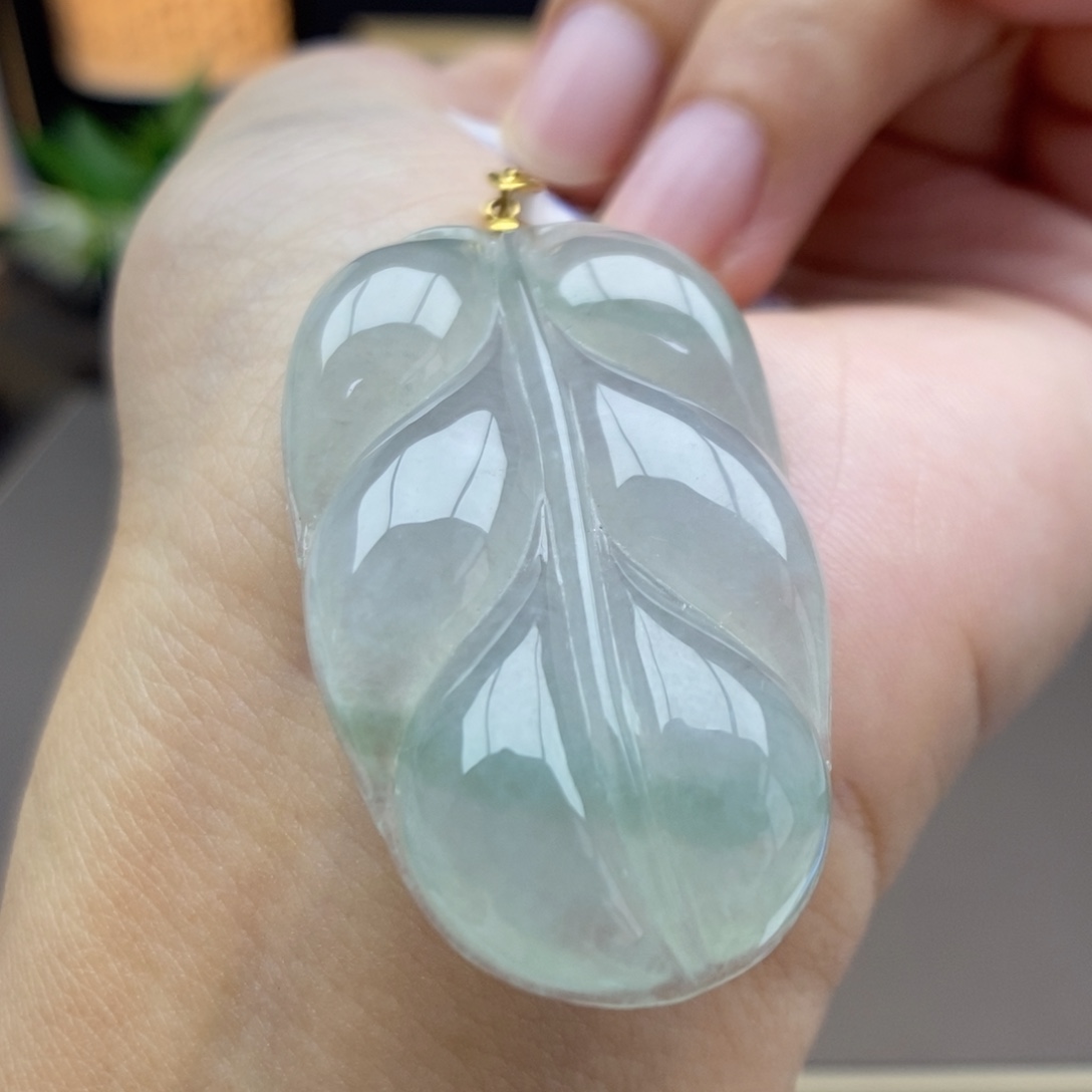 翡翠18K金镶嵌颈饰吊坠24