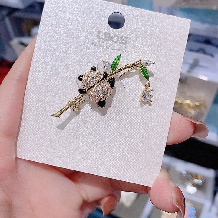 锆石铜合金小熊猫胸针