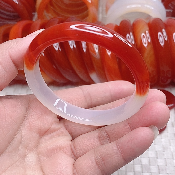 玛瑙/玉髓手镯未镶嵌