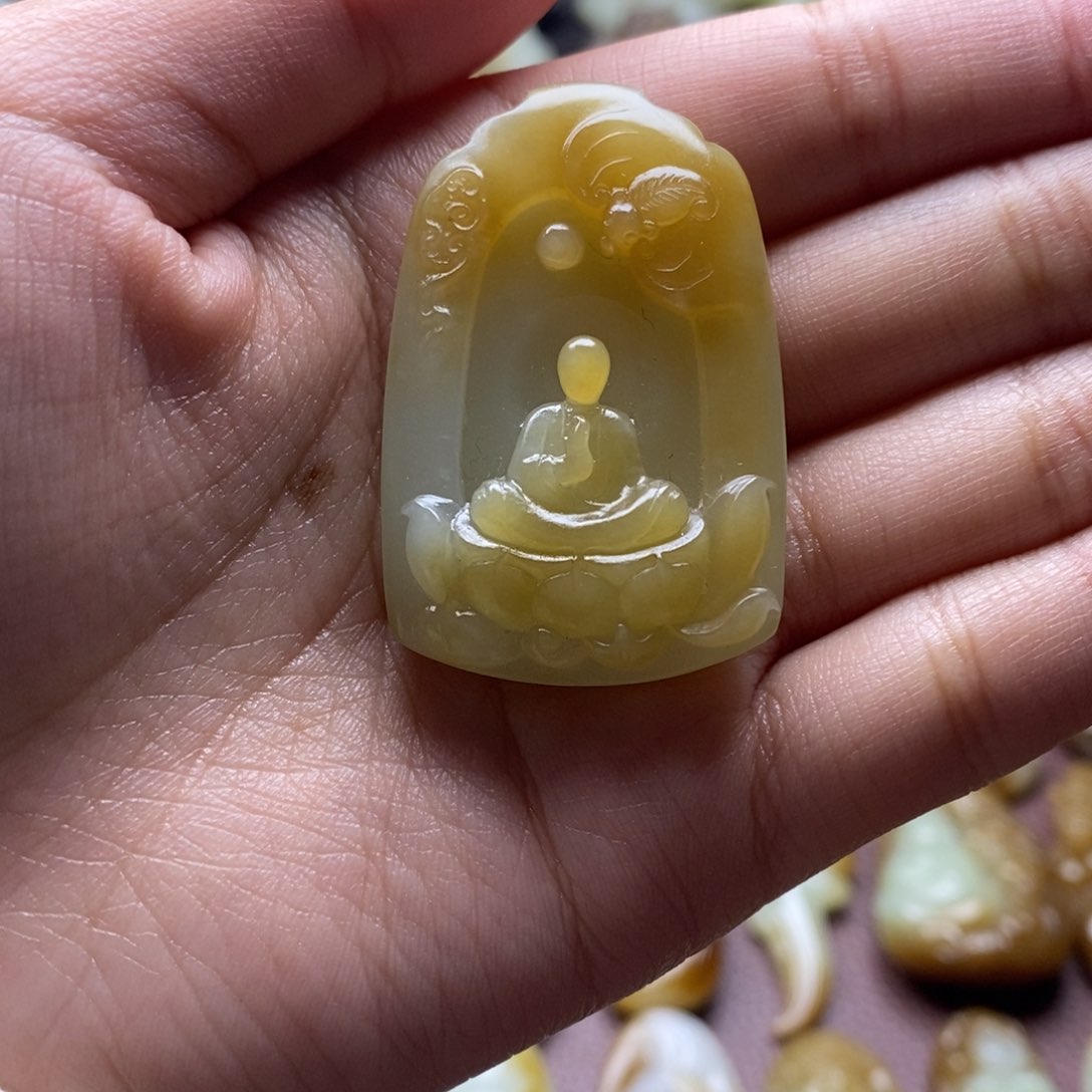 吊坠(不含链)未镶嵌和田玉（糖玉）J**～
