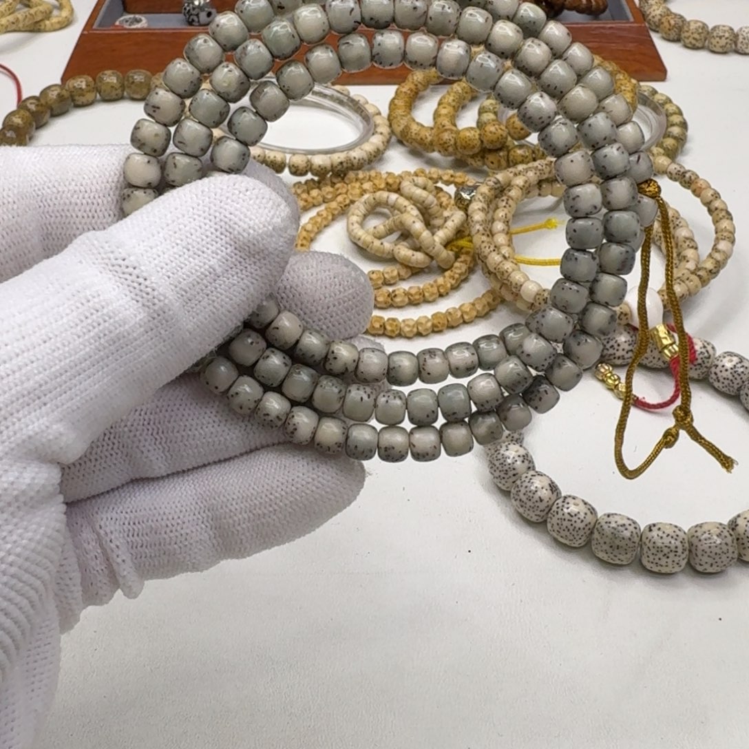 星月菩提手串35创世糯冰绿河豚6左右108