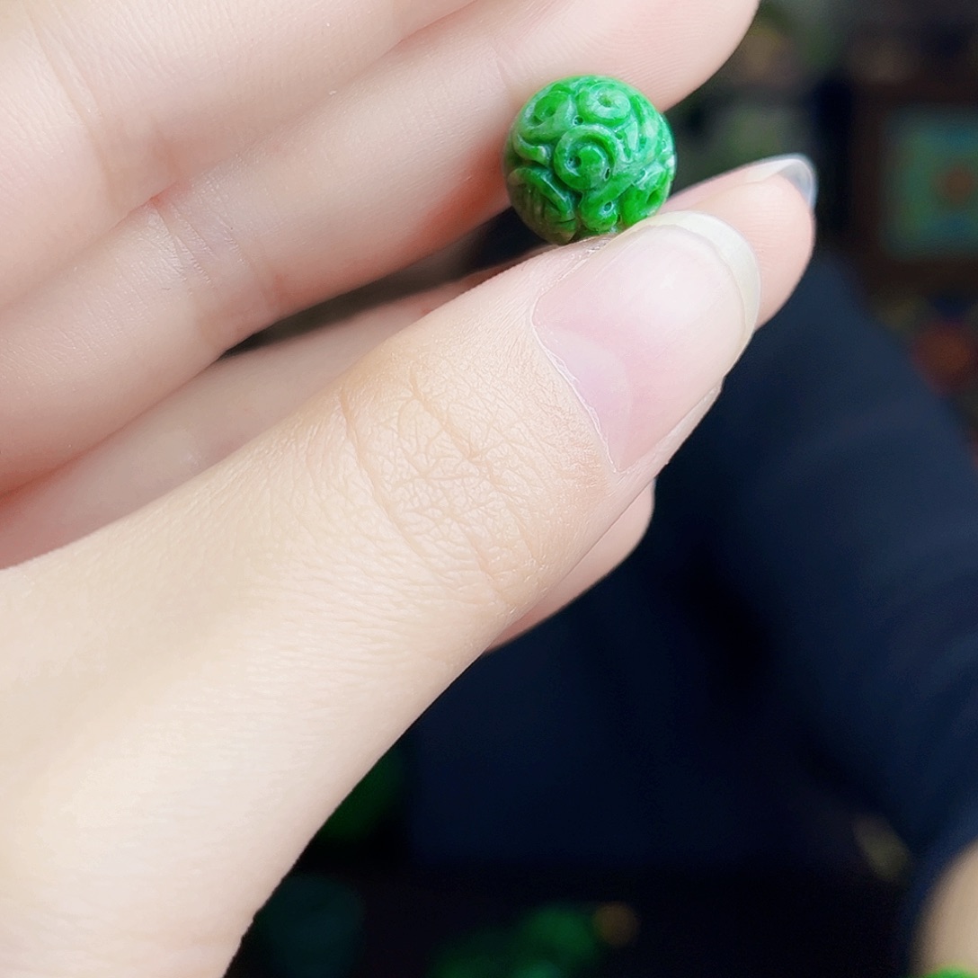 颈饰未镶嵌翡翠多样性