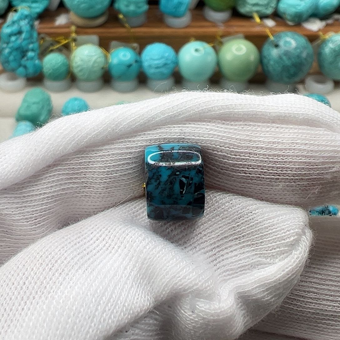 绿松石配饰未镶嵌