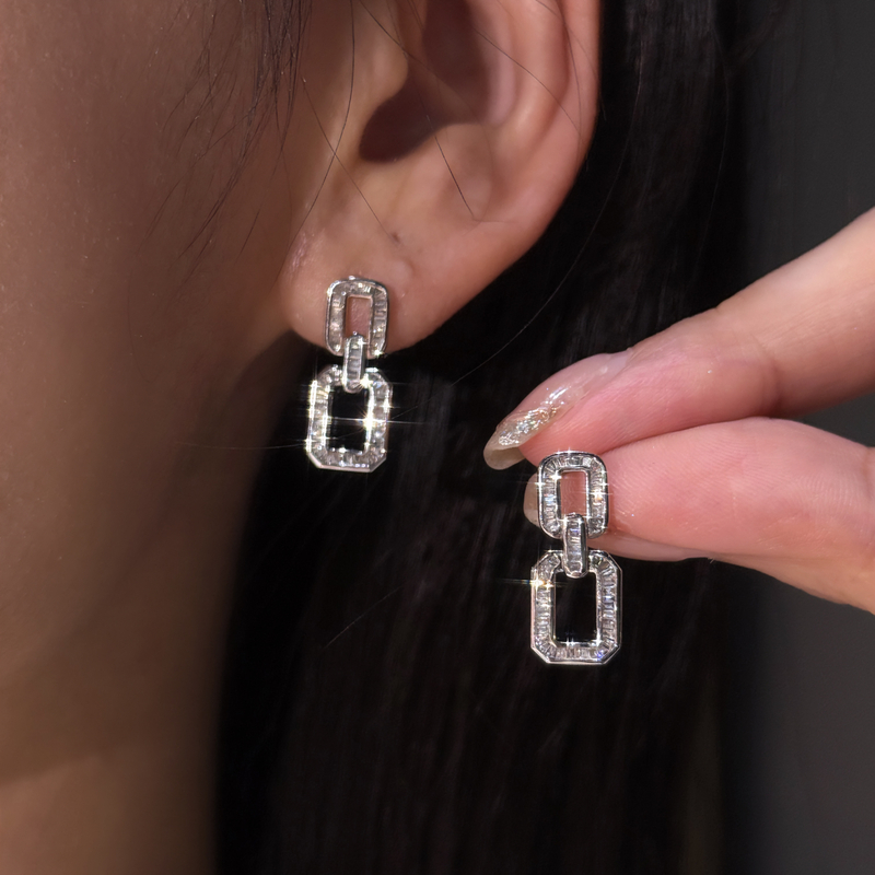 QANNA【50分 吕字耳钉】18K金个性百搭8字钻石耳钉AF