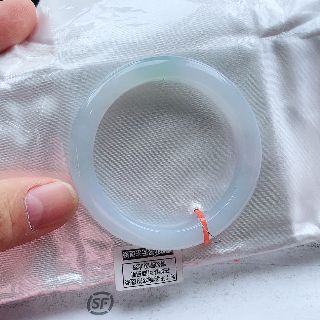 翡翠手镯未镶嵌天然翡翠手镯