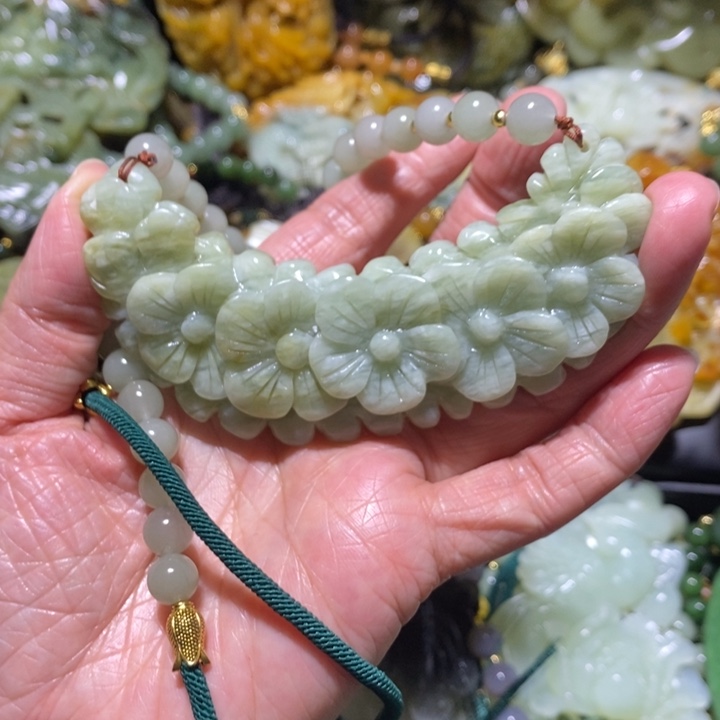 蛇纹石玉岫玉吊坠未镶嵌