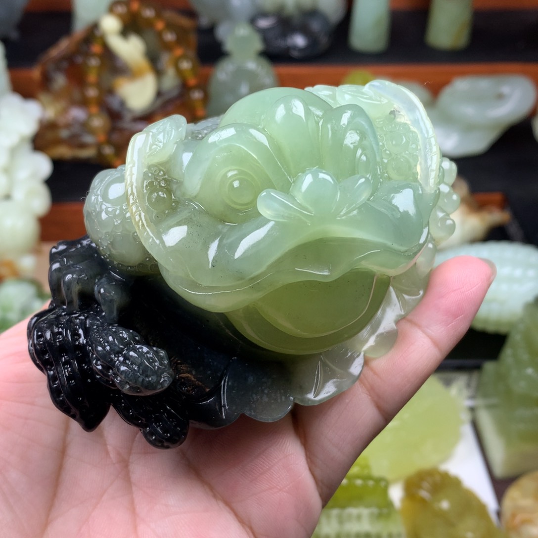 岫玉手把件未镶嵌