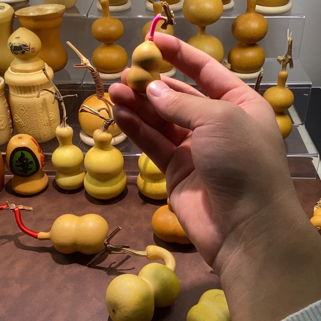 练***哥桃核吊坠文玩葫芦，手把件