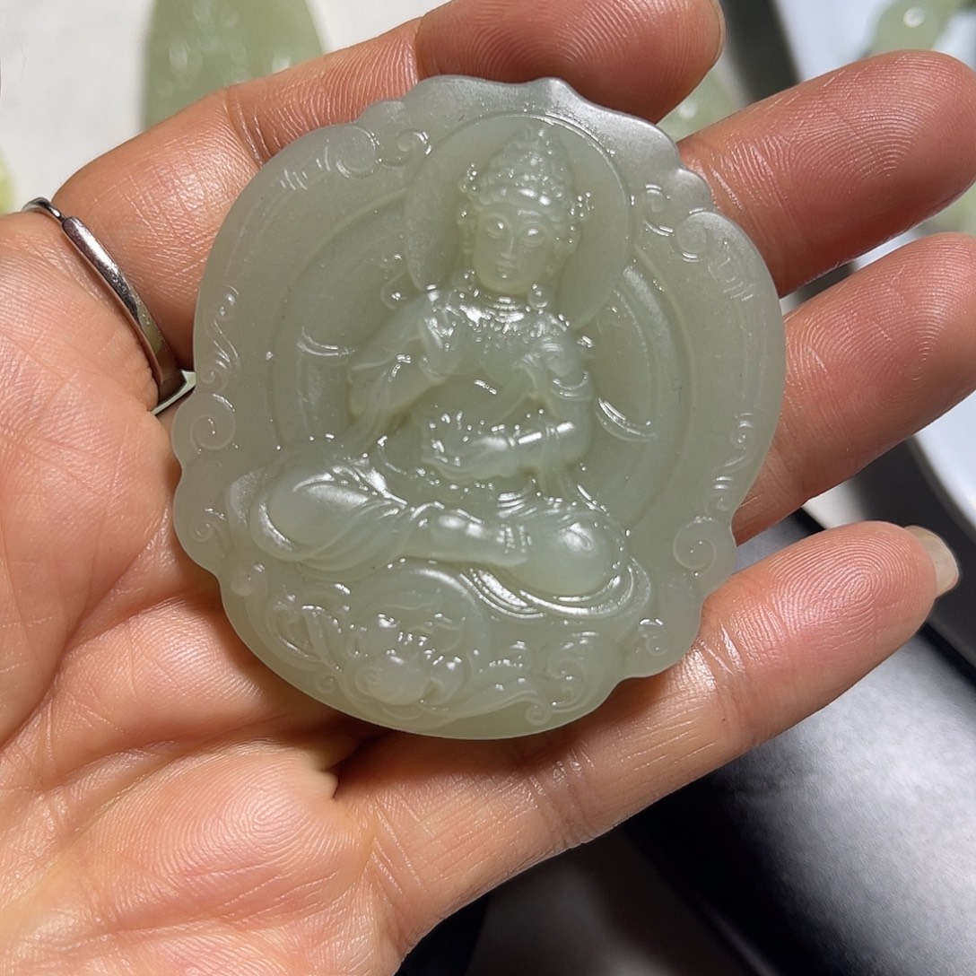 和田玉未镶嵌颈饰