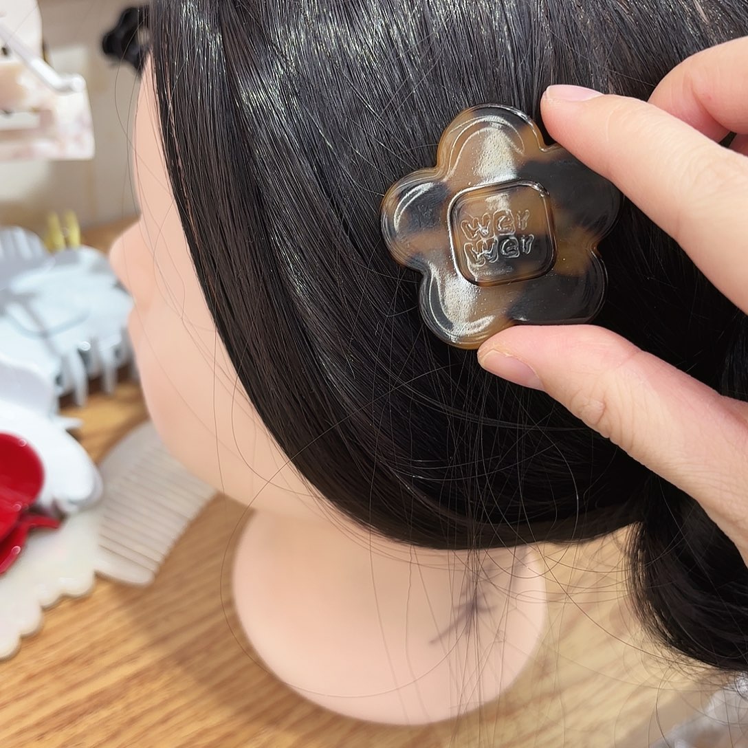 皮质铁合金中号花朵豹纹