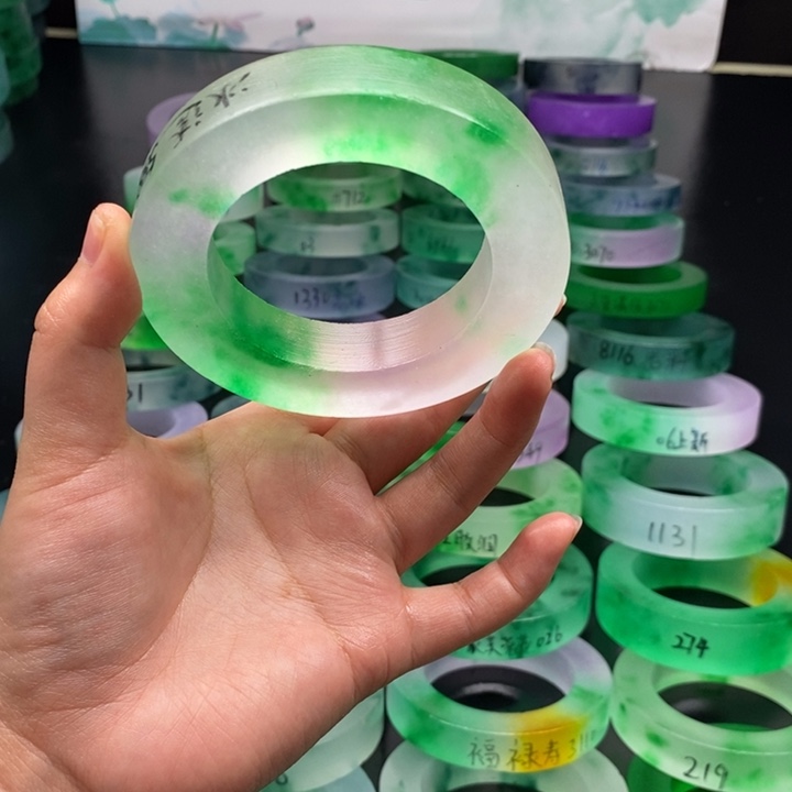 四****玉定制商品以截图为准