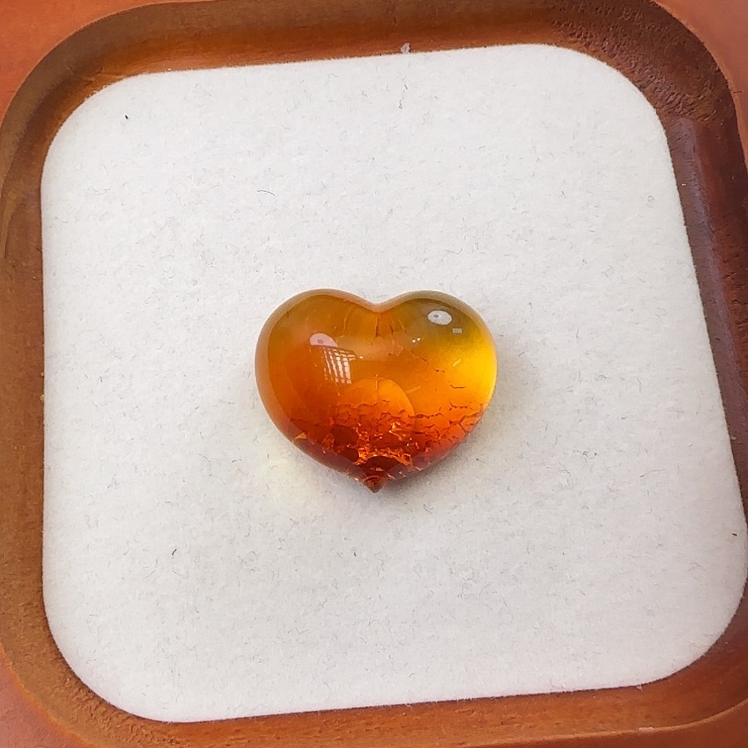 琥珀珠宝奇石未镶嵌睡**覺