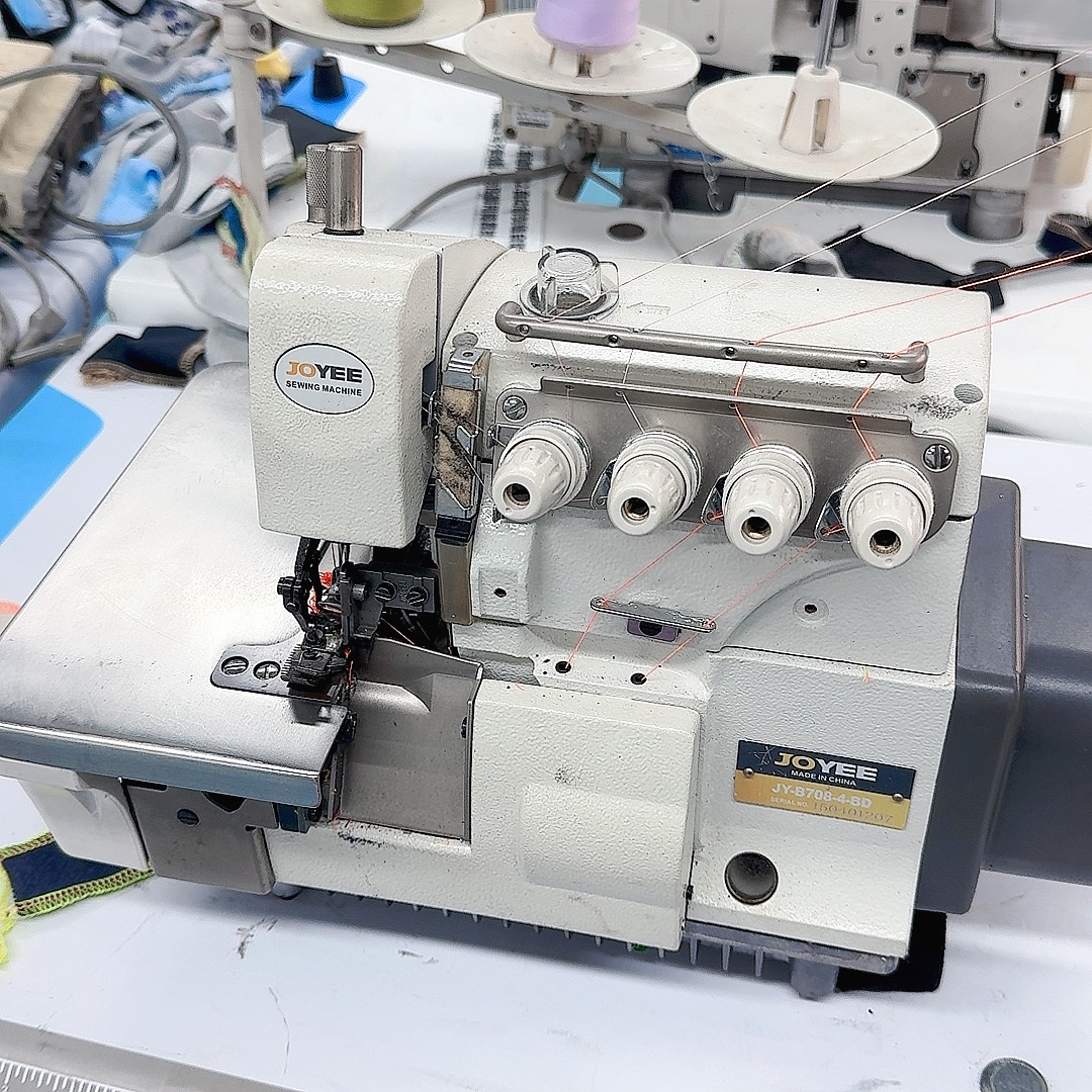 中捷中亿锁边机四线电脑直驱一体780