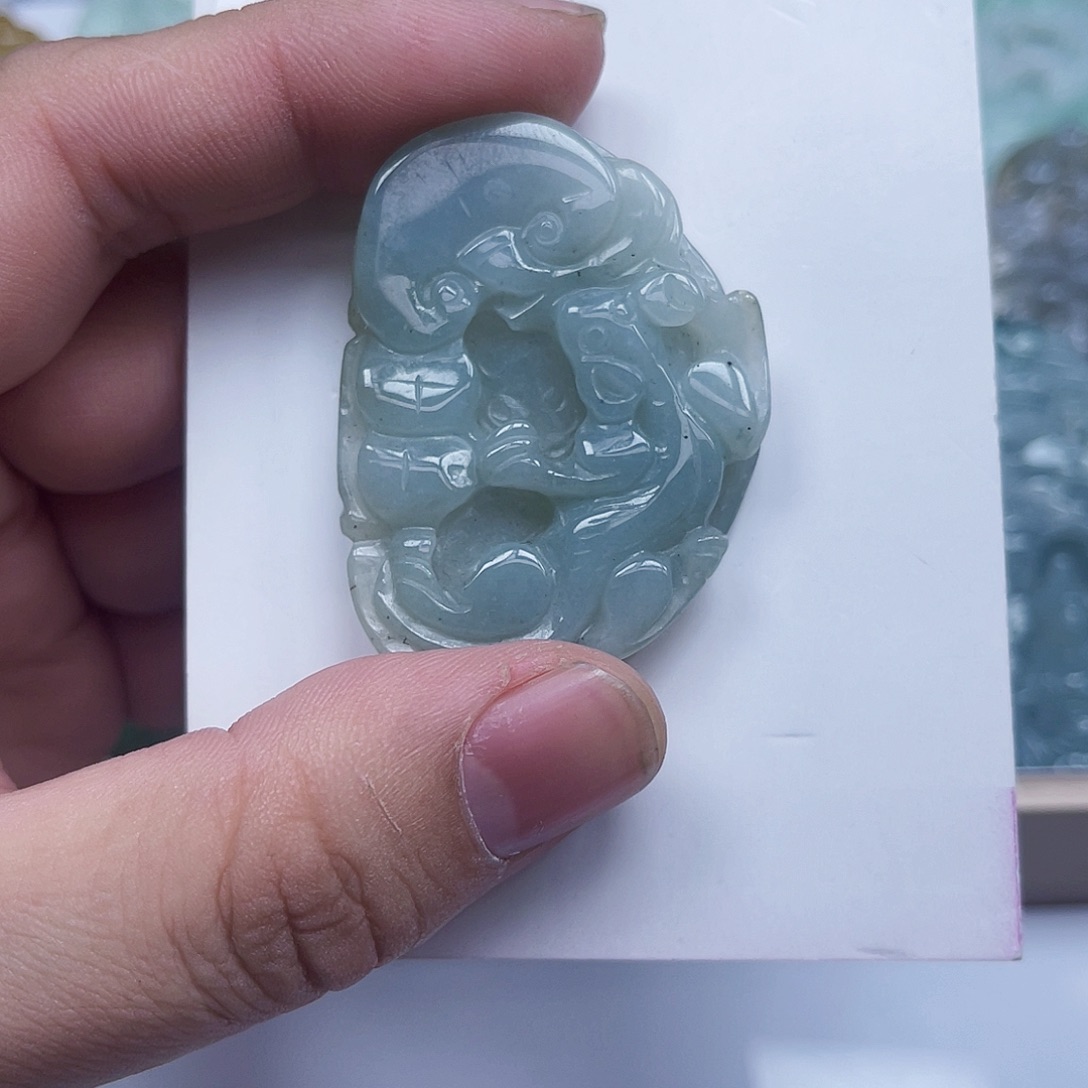 翡翠颈饰未镶嵌翡翠