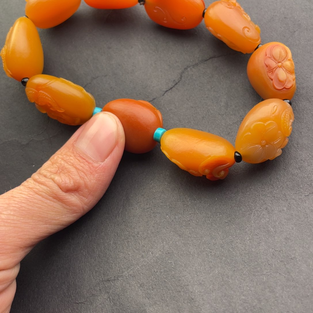 石英质玉黄蜡石手串未镶嵌文***?