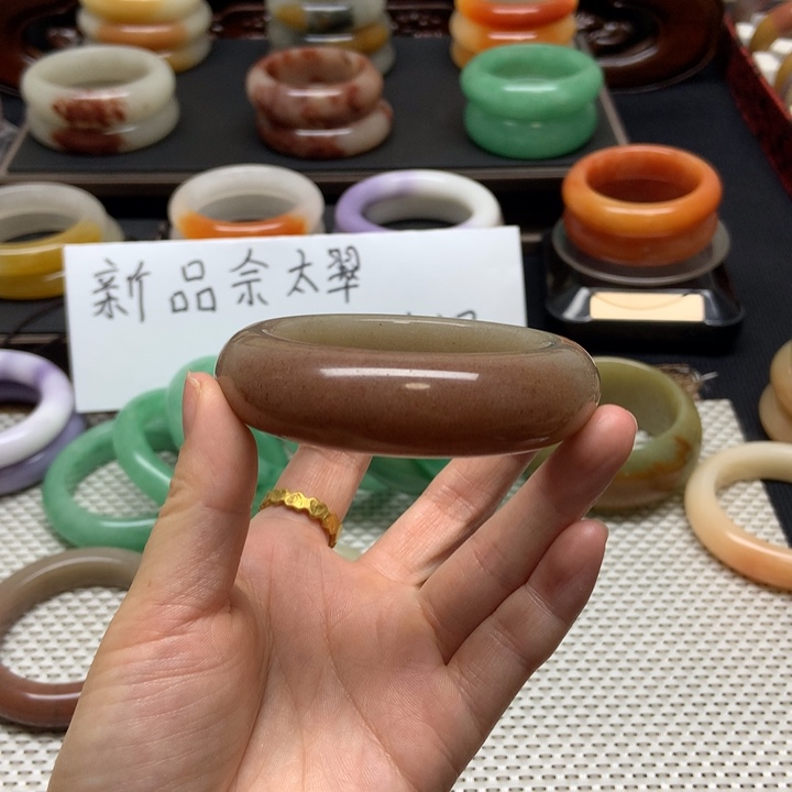 石英质玉未镶嵌手镯
