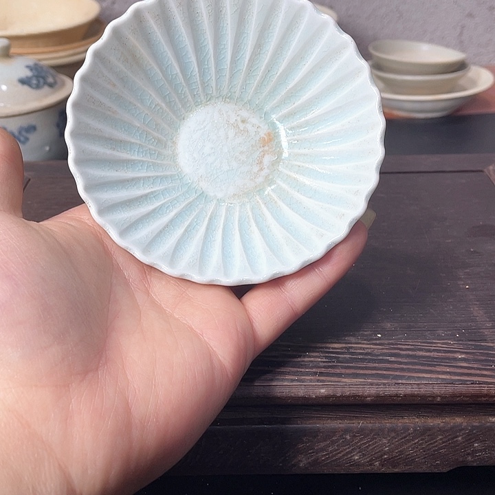 宝***院青白瓷菊瓣茶盏的