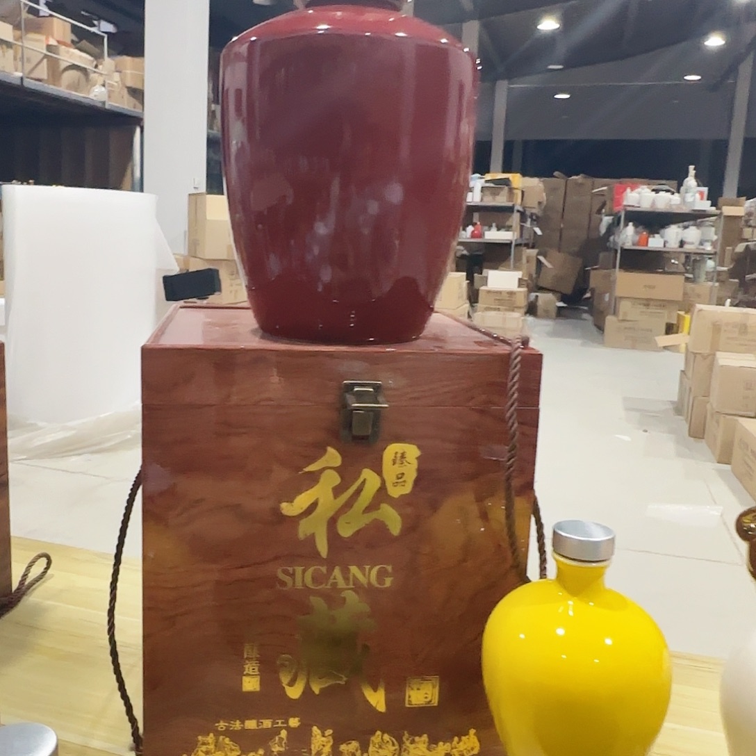 5斤装窑变红酒坛1个➕5斤外箱1个，需要刻字