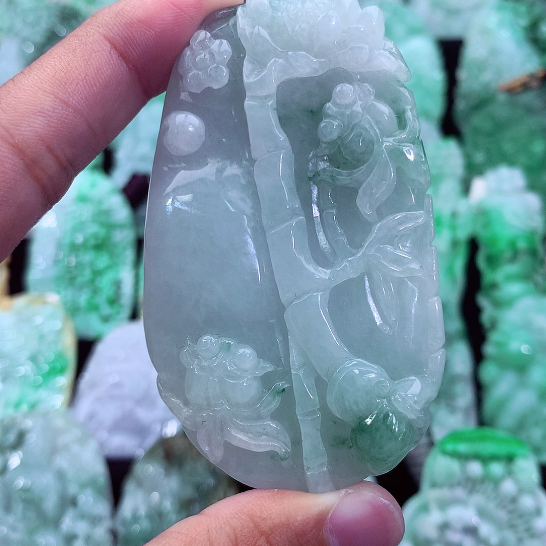 吊坠(不含链)未镶嵌翡翠