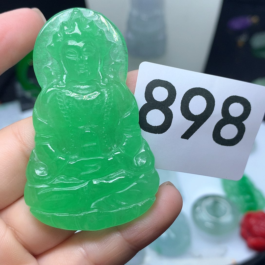 翡翠吊坠(赠链)未镶嵌