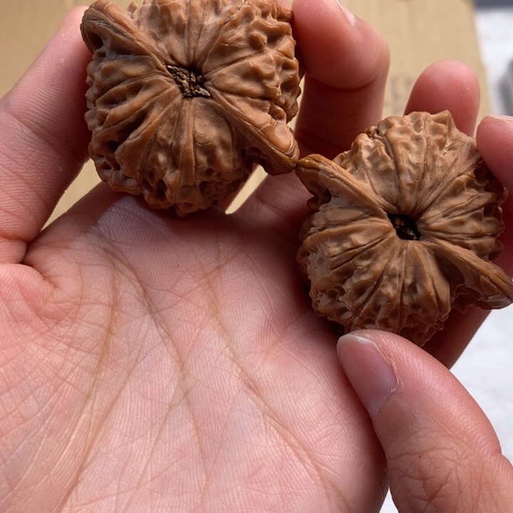 文玩核桃吊坠大***8血麒麟