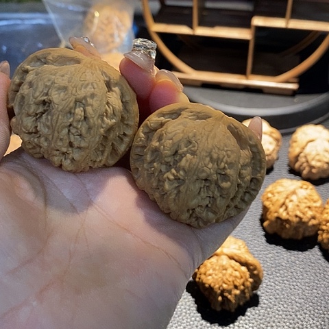 文玩核桃吊坠鸿****务粗筋46