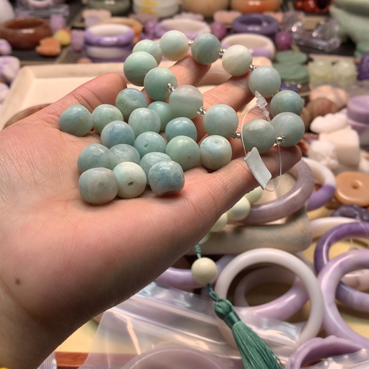 元****石英岩玉未镶嵌2条蓝天白云手串