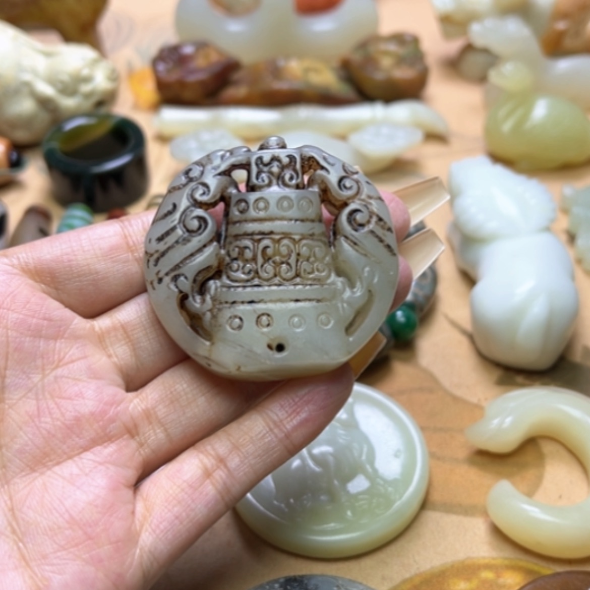 【闪购商品】蛇纹石玉颈饰未镶嵌