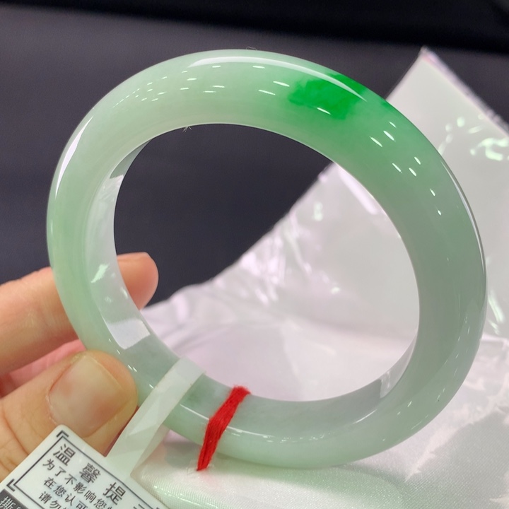 翡翠未镶嵌手镯正圈57