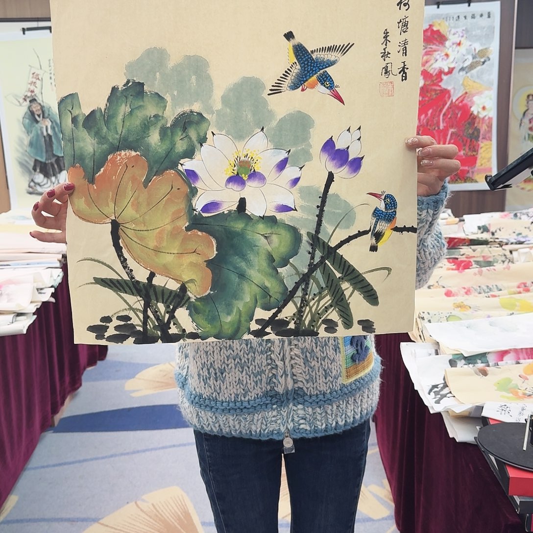 国画长腿美女卖画