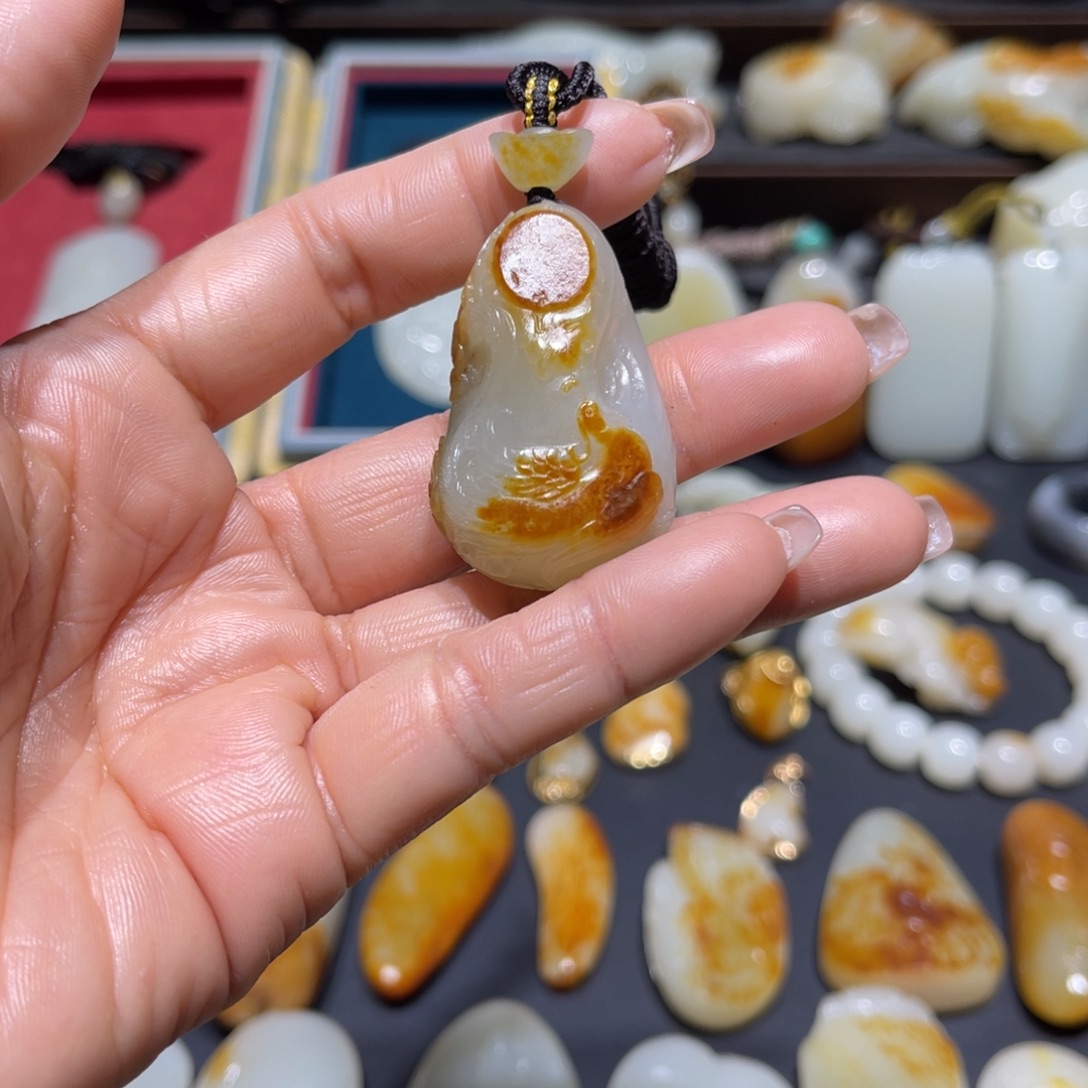 和田玉未镶嵌吊坠(不含链)