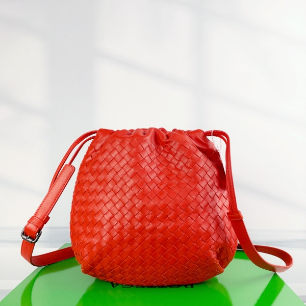 葆蝶家/包包/95新/市场价18000/251013zb0011