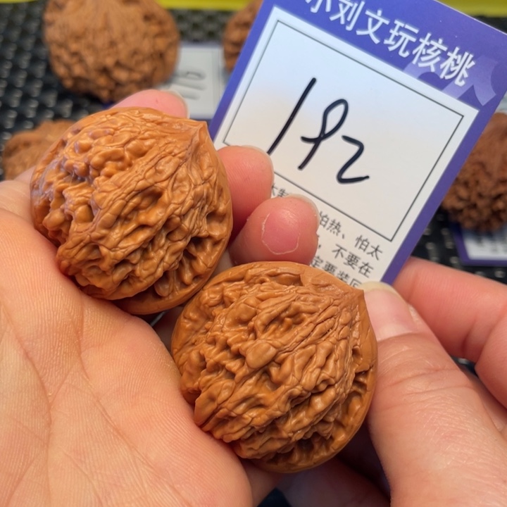 桃核把件40虎头192。。。。。。。。。