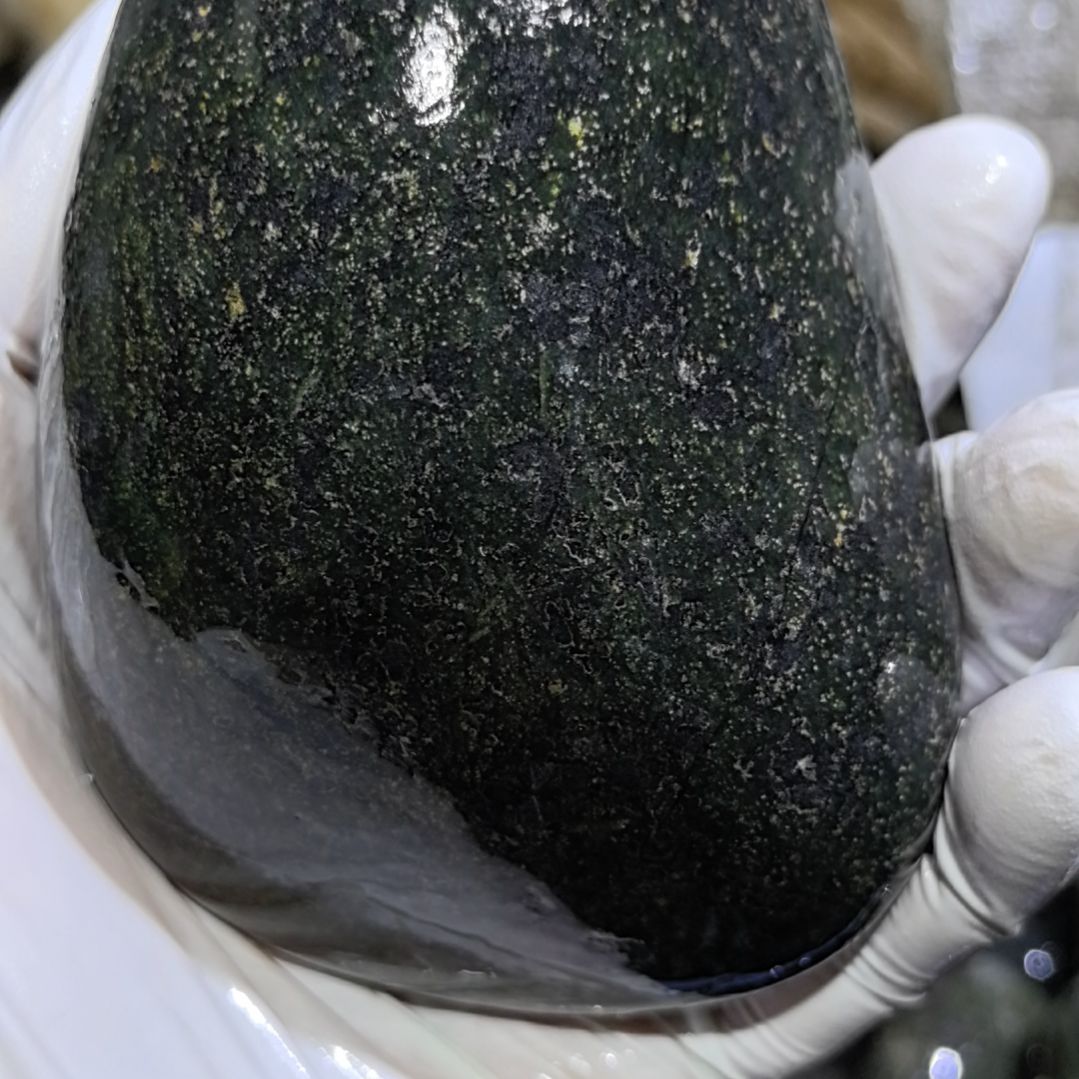 用***2藏玉药王石原石一个