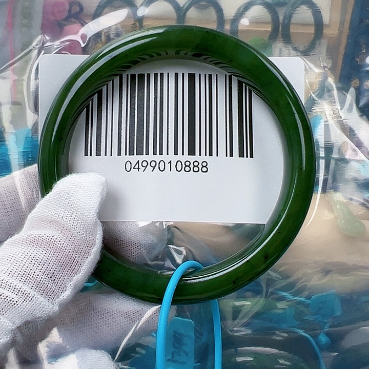 和田玉手镯未镶嵌微瑕62.2