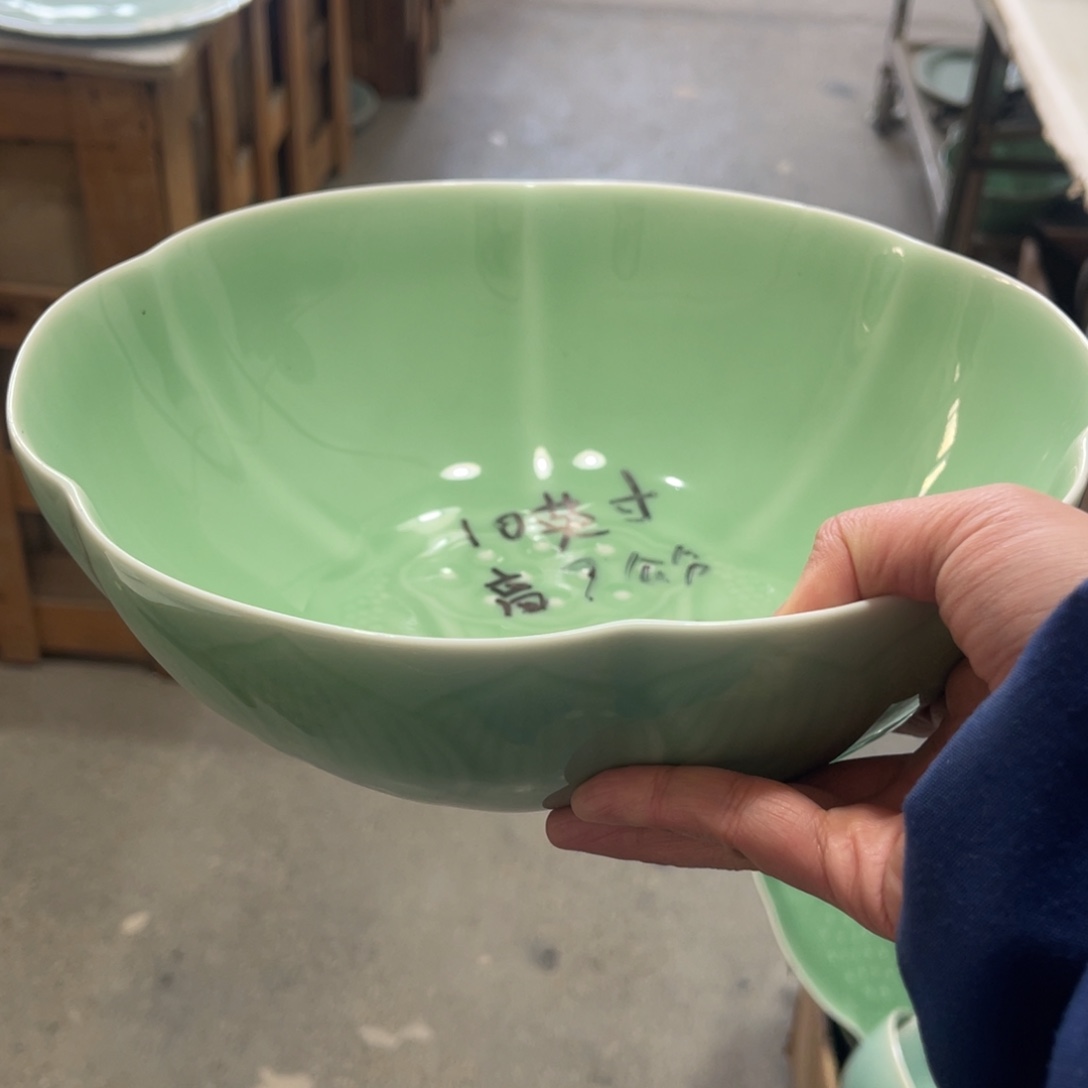 瓷片哈哈哈哈哈哈哈哈呼呼