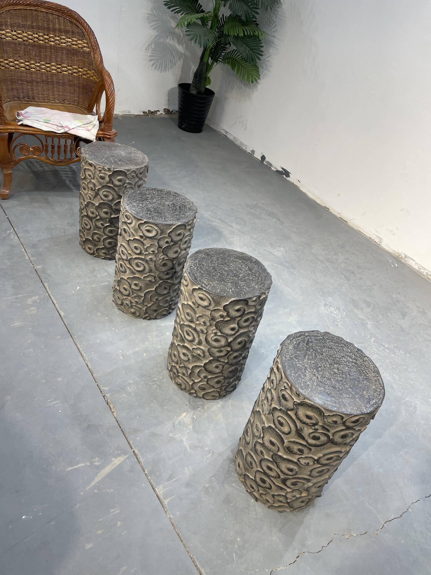 祥云柱，包邮，石头是天然石材，有石线是正常现象