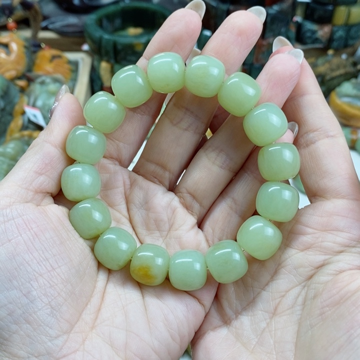 未镶嵌透闪石质玉手链