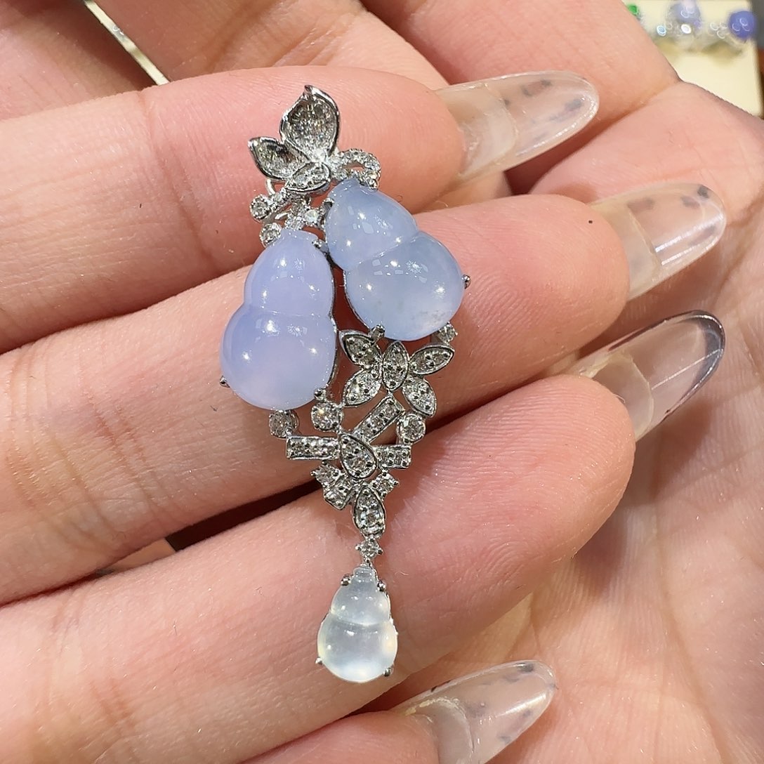 【闪购商品】颈饰18K金镶嵌翡翠