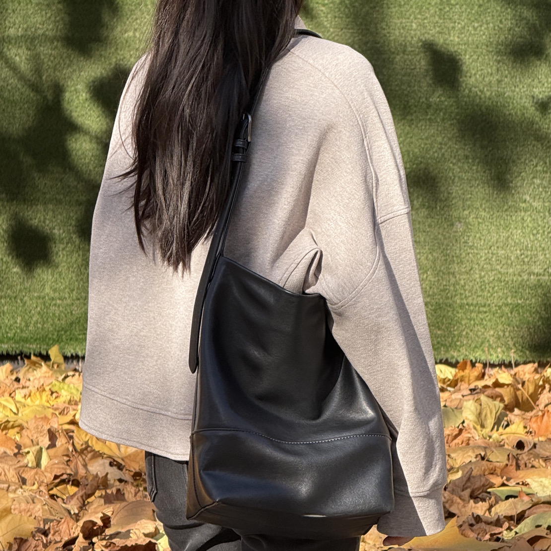 新款植鞣牛皮水桶包女大容量通勤时尚百搭单肩斜挎包3082